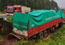 Un camionero despistó y volcó en la Ruta 14: se habría dormido